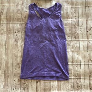 🟣Workout top with detailed pattern